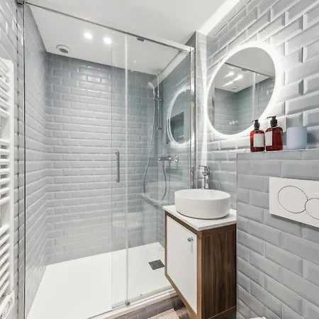 Elegant -roquette -6pers Apartment Paris